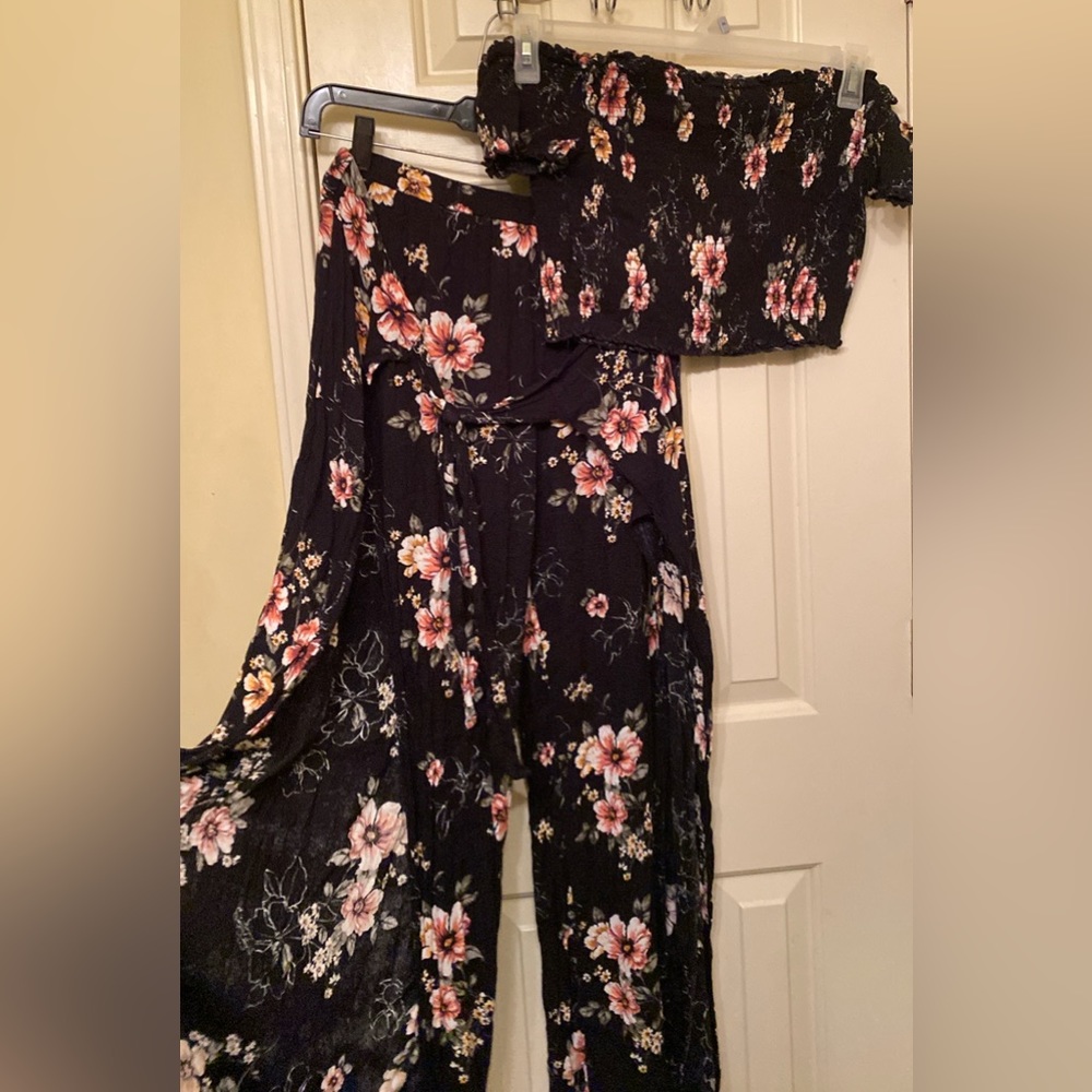 Women’s crop top pants set